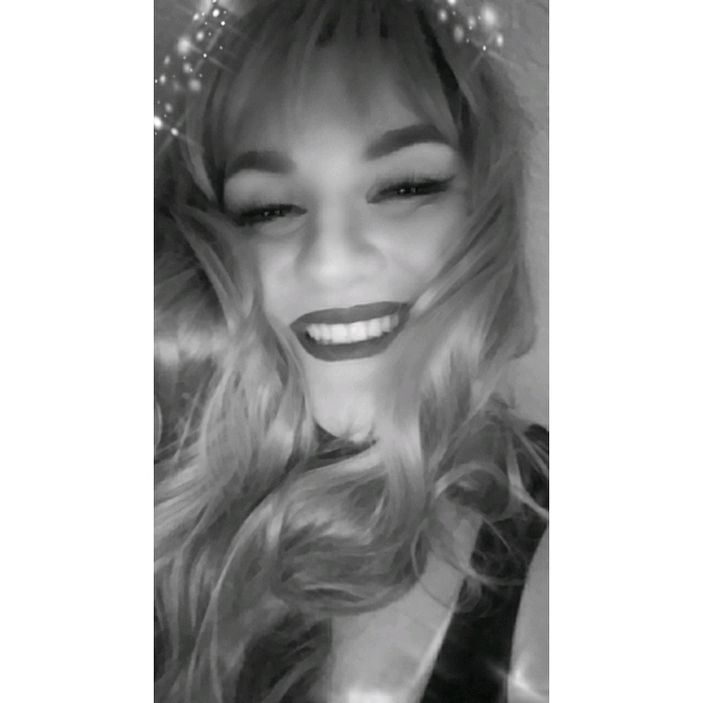 Meet your Posher, Kayla